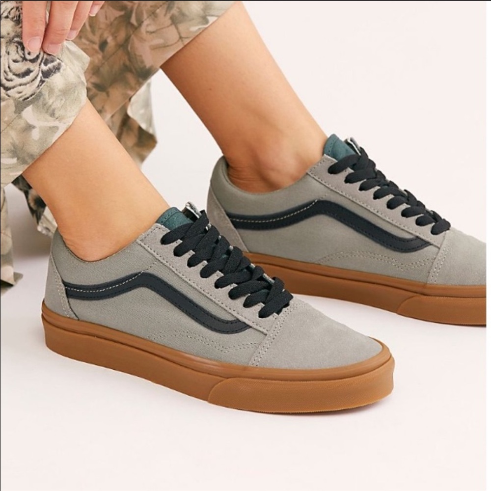 NEW Old Skool Vans Gum Shoes